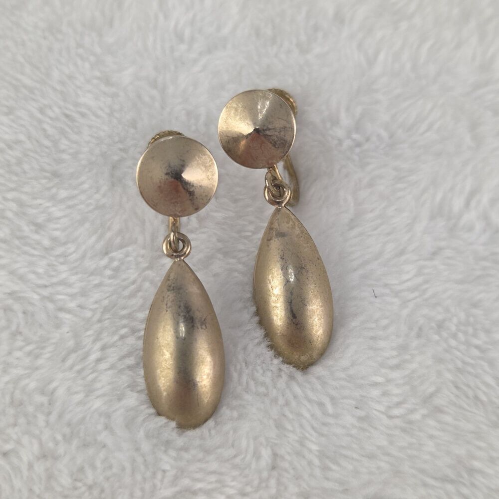 Vintage Gold Tone Teardrop Dangle Screw Back Earrings 1.25"